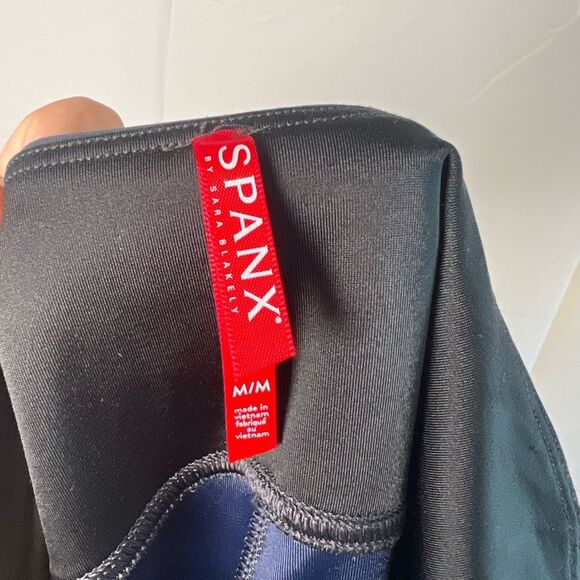 SPANX Spanxshape Shimmery Midnight Blue Leggings - Medium - Picture 8 of 9